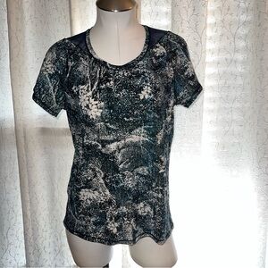 Lululemon seek the heat top